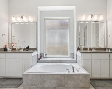 6209 Verbena Lane - Photo Thumbnail 30