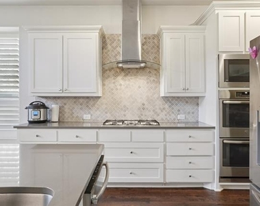 6209 Verbena Lane - Photo Thumbnail 10