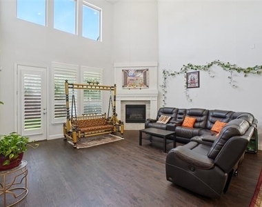 6209 Verbena Lane - Photo Thumbnail 3