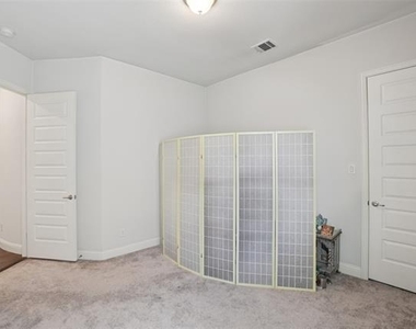 6209 Verbena Lane - Photo Thumbnail 33