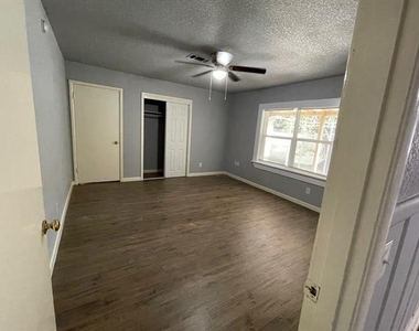 5513 Santa Barbara Avenue - Photo Thumbnail 8