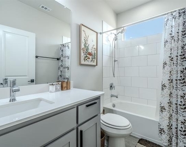 3105 Lionsgate Drive - Photo Thumbnail 17