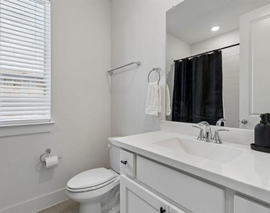 1613 Sandhill Lane - Photo Thumbnail 13