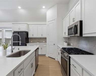 1613 Sandhill Lane - Photo Thumbnail 5