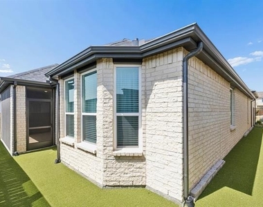 1613 Sandhill Lane - Photo Thumbnail 16
