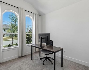 1613 Sandhill Lane - Photo Thumbnail 14