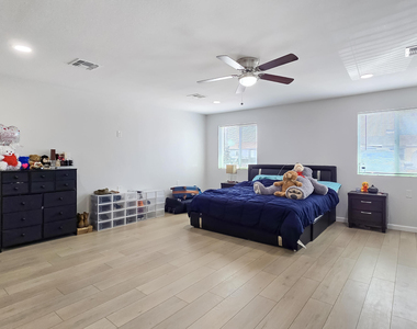8012 W Highland Avenue - Photo Thumbnail 10