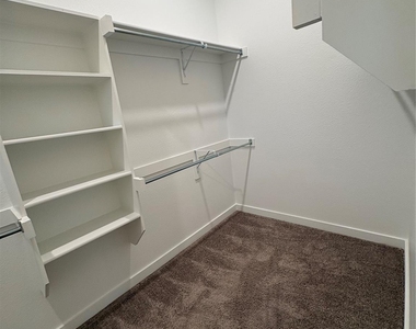 3258 Feller Lane - Photo Thumbnail 21