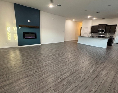 3258 Feller Lane - Photo Thumbnail 8