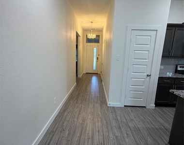 3258 Feller Lane - Photo Thumbnail 3