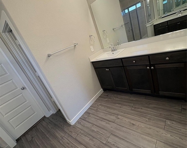 3258 Feller Lane - Photo Thumbnail 19