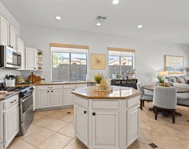 14257 N 106th Place - Photo Thumbnail 23