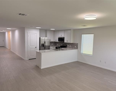 7808 Marion Downs Trail - Photo Thumbnail 3