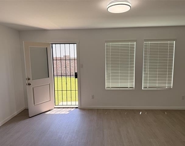 7808 Marion Downs Trail - Photo Thumbnail 7