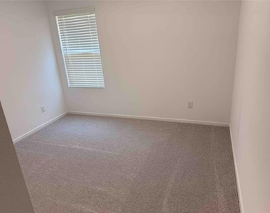 7808 Marion Downs Trail - Photo Thumbnail 12