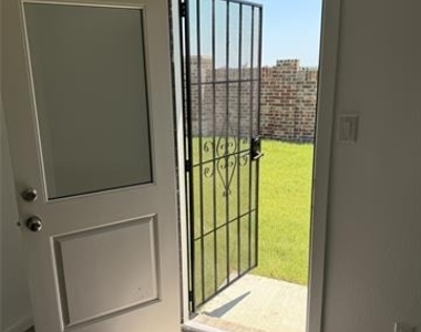 7808 Marion Downs Trail - Photo Thumbnail 16