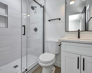 906 W Colgate Drive - Photo Thumbnail 10