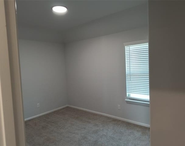 320 Leopold Trail - Photo Thumbnail 20