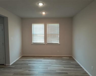 320 Leopold Trail - Photo Thumbnail 6