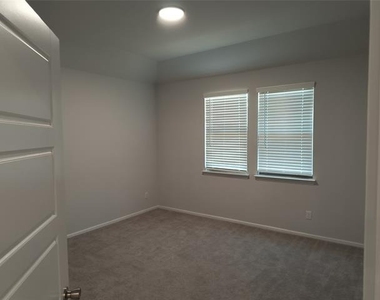 320 Leopold Trail - Photo Thumbnail 21