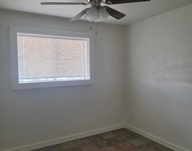 35 E Fairmont Drive - Photo Thumbnail 15