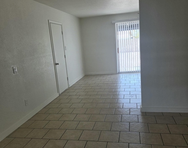 35 E Fairmont Drive - Photo Thumbnail 5