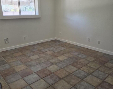 35 E Fairmont Drive - Photo Thumbnail 18