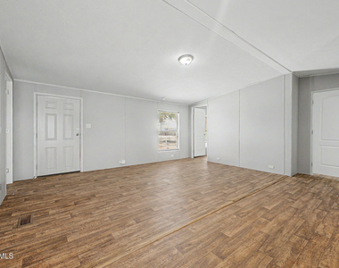 3360 W Madera Drive - Photo Thumbnail 6
