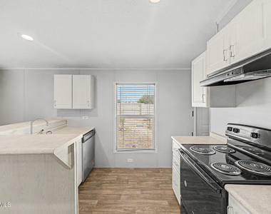 3360 W Madera Drive - Photo Thumbnail 11