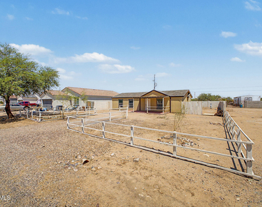 3360 W Madera Drive - Photo Thumbnail 4