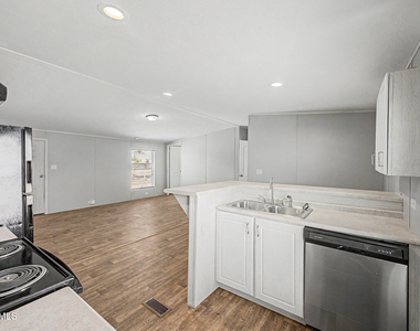 3360 W Madera Drive - Photo Thumbnail 12