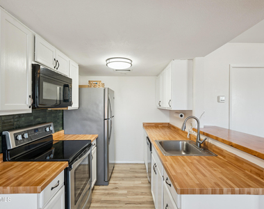 14413 N Boxwood Lane - Photo Thumbnail 9