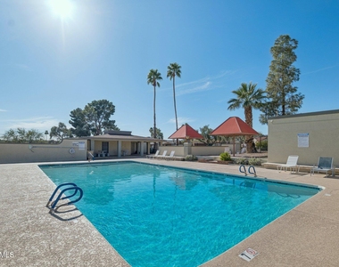 14413 N Boxwood Lane - Photo Thumbnail 26