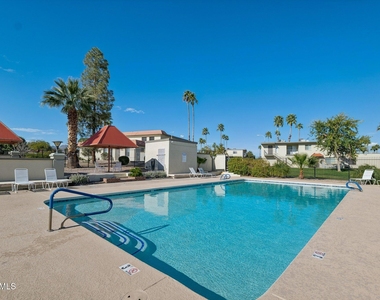 14413 N Boxwood Lane - Photo Thumbnail 27