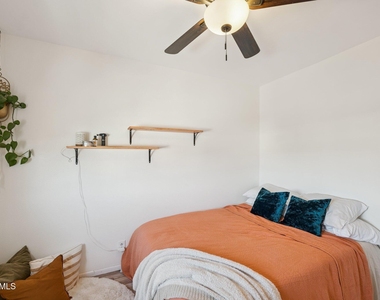 14413 N Boxwood Lane - Photo Thumbnail 16