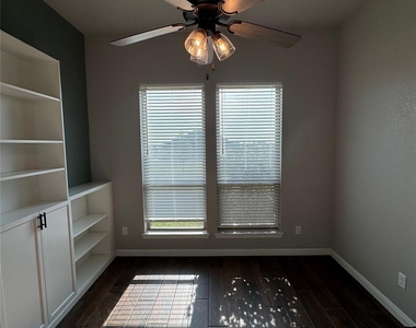 499 Christian Way - Photo Thumbnail 4