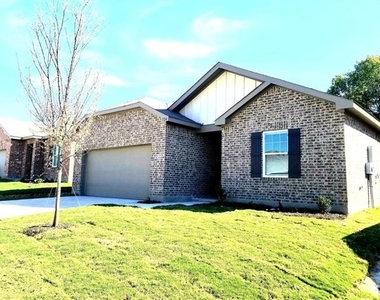 724 Crestridge Drive - Photo Thumbnail 8