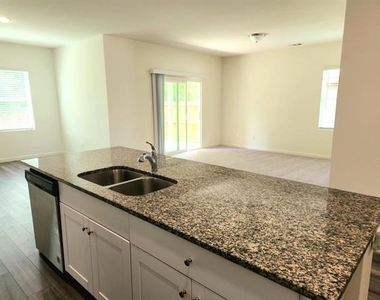 724 Crestridge Drive - Photo Thumbnail 7