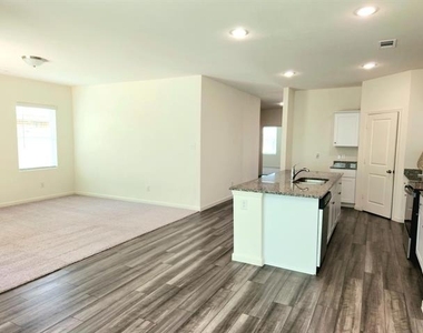 724 Crestridge Drive - Photo Thumbnail 6