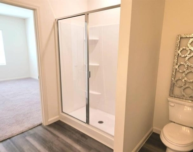 724 Crestridge Drive - Photo Thumbnail 2