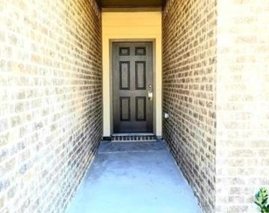 724 Crestridge Drive - Photo Thumbnail 1