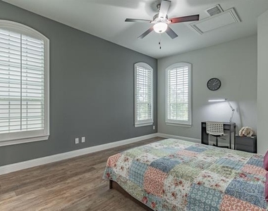 12163 Curry Creek Drive - Photo Thumbnail 21