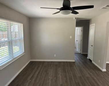 3018 Gardenia Drive - Photo Thumbnail 5