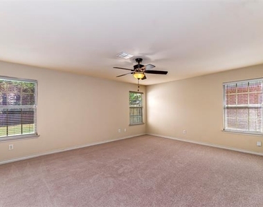 5946 Harbor Glen Drive - Photo Thumbnail 10