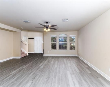 5946 Harbor Glen Drive - Photo Thumbnail 6
