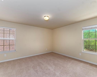 5946 Harbor Glen Drive - Photo Thumbnail 16