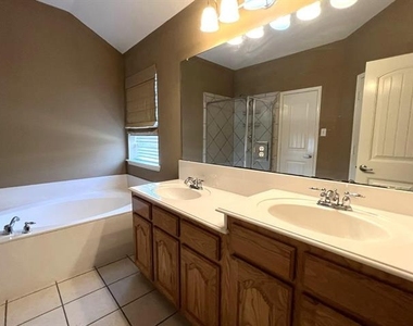 1234 Iowa Road - Photo Thumbnail 13