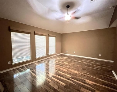 1234 Iowa Road - Photo Thumbnail 11