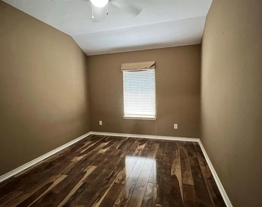 1234 Iowa Road - Photo Thumbnail 15
