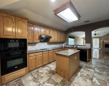 1234 Iowa Road - Photo Thumbnail 8